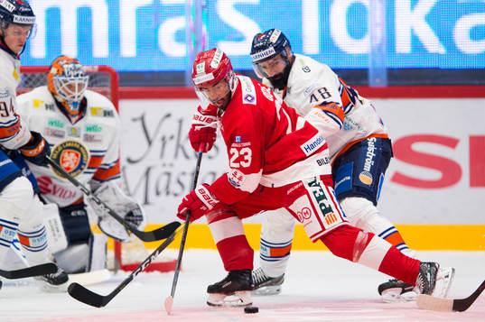 Timrås Jeremy Boyce och Växjös Daniel Rahimi