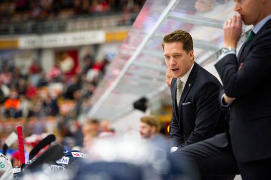 Växjös tränare Sam Hallam
