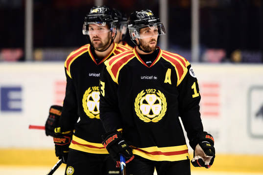 Brynäs Ryan Gunderson och Simon Bertilsson