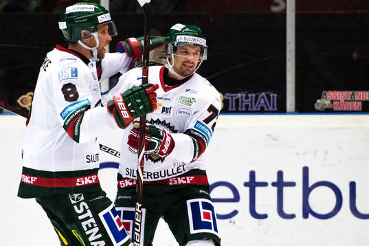 Frölundas Patrik Carlsson jublar