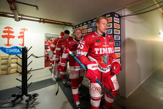 Timrås Vilmos Gallo påväg in på isen