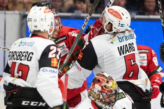 Moras Mathias Bromé och Malmö Redhawks Stefan Warg i