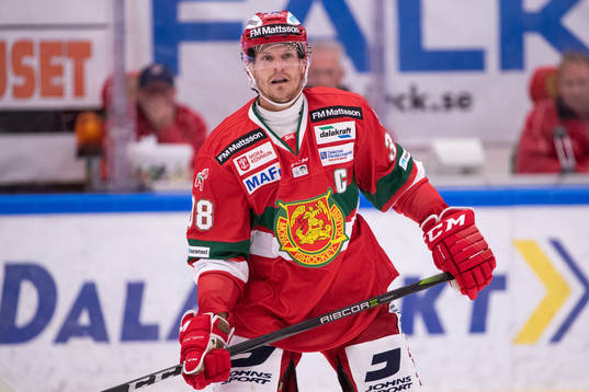 Moras Adam Masuhr  i ishockeymatchen i SHL mellan Mora och