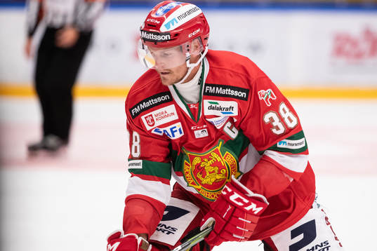 Moras Adam Masuhr  i ishockeymatchen i SHL mellan Mora och