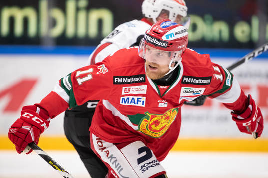 Moras Alexander Hilmerson  i ishockeymatchen i SHL mellan