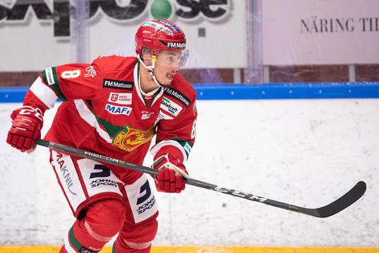 Moras Robin Johansson  i ishockeymatchen i SHL mellan Mora