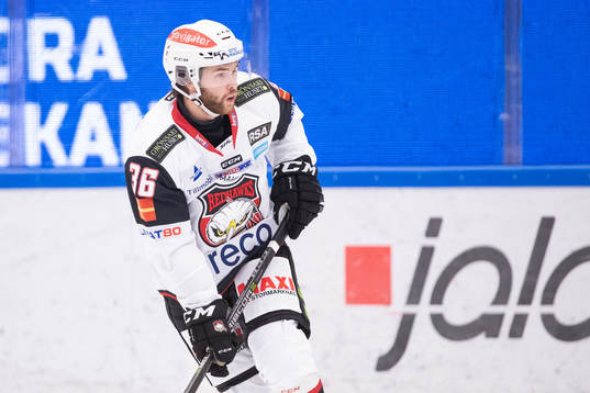 Malmö Redhawks Anton Öhman  i ishockeymatchen i SHL
