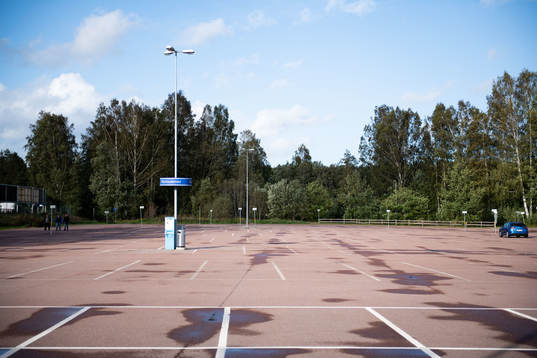 Tomt på bilparkeringen