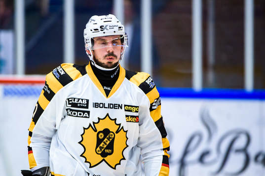 Skellefteås Fredrik Lindgren har ont