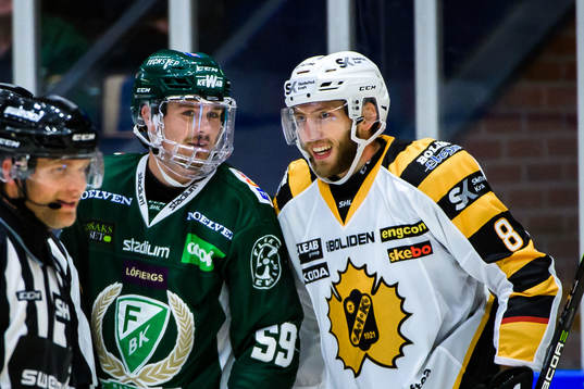 Färjestads Linus Johansson och Skellefteås Petter Granberg