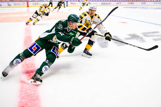 Färjestads Daniel Viksten och Skellefteås Emil Djuse