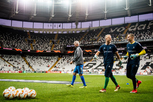 Goalkeeper Aslak Falch and goalkeeper Aleksandr Vasyutin of