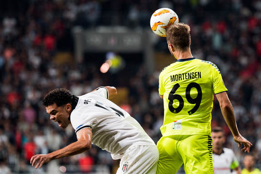 Pepe of Besiktas and Patrick Mortensen of Sarpsborg 08