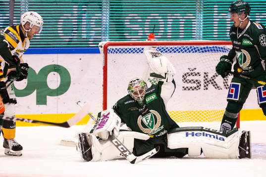 Färjestads målvakt Markus Svensson