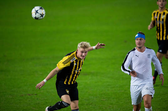 IFK Hässleholms Linus Svensson i matchen i division 2