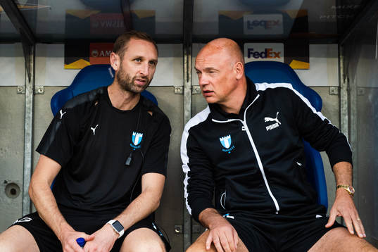 Assistant coach Jens Fjellström and head coach Uwe Rösler