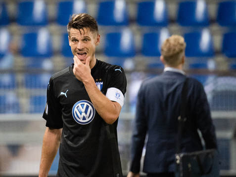 Markus Rosenberg of Malmö FF looks dejected
