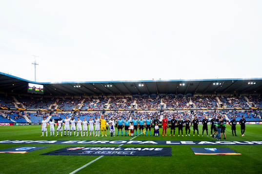 The teams line-up