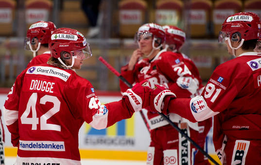 Timrås Oskar Drugge och Filip Hållander jublar
