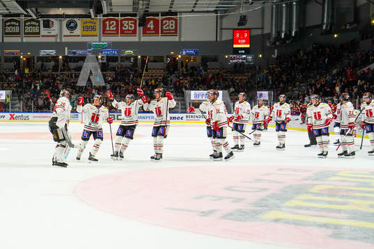 Örebros målvakt Stefan Steen jublar