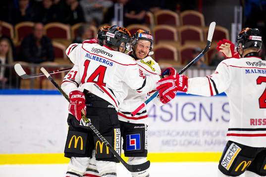 Örebros Marcus Weinstock  jublar