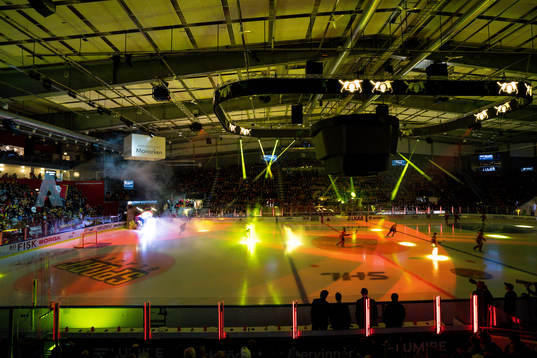 Luleås intro före ishockeymatchen i SHL mellan Luleå och
