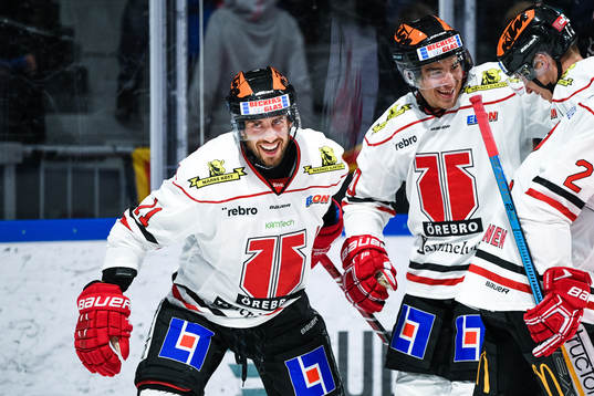 Örebros Aaron Palushaj jublar