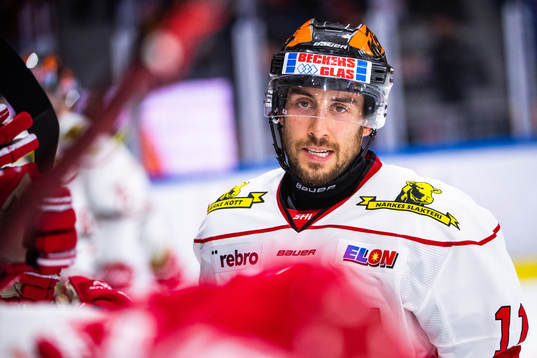 Örebros Aaron Palushaj jublar