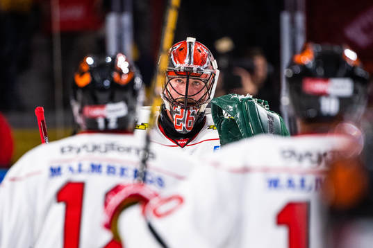 Örebros målvakt Stefan Steen jublar