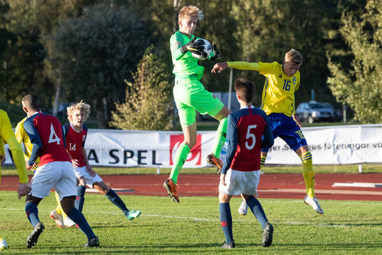 Norges Isak Solbergoch Sveriges Edwin Andersson och Norges