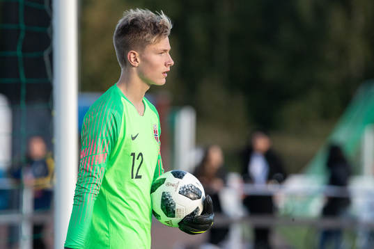 Norges Isak Solbergi landskampen i fotboll mellan Sverige