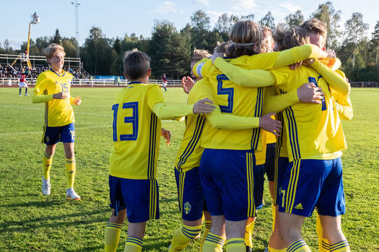 Sveriges spelare jublar