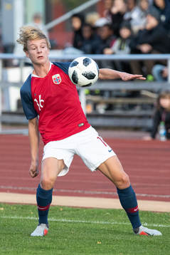cNorges Kristian Bernt Torgersen  i landskampen i fotboll