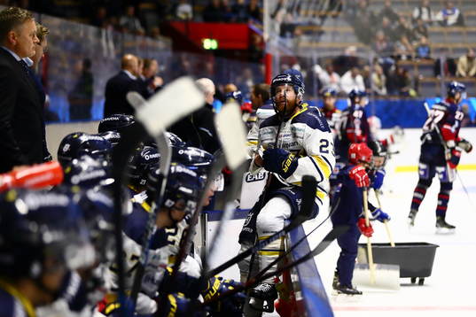 s Robin Figren med flera deppar i båset