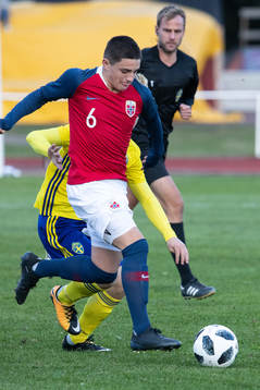 Norges Christof Zafeiris  i landskampen i fotboll mellan
