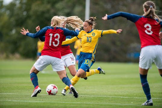 Sveriges Rusul Rosa Kafaji med ett skott