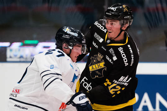 s Max Lindholm