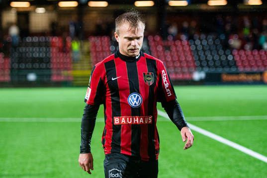Brommapojkarnas Christopher Brandeborn deppar