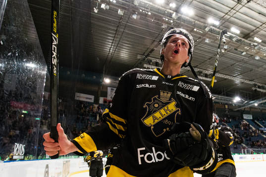 s Filip Windlert tackar publiken