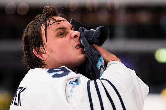 Karlskogas målvakt Olle Eriksson Ek