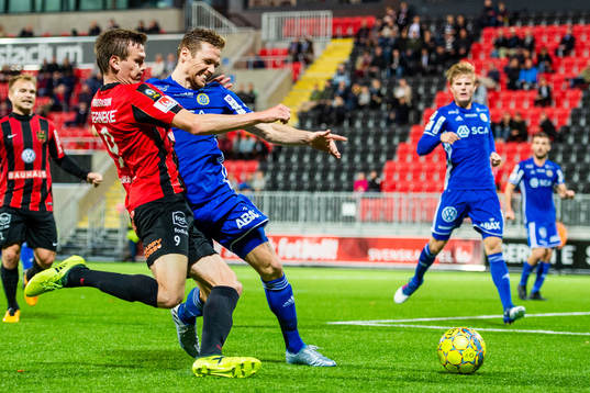 Brommapojkarnas Kristján Flóki Finnbogason och Sundsvalls