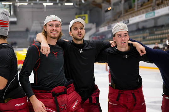 Modos målvakt Isak Edman, Joakim Hagelin och Anton