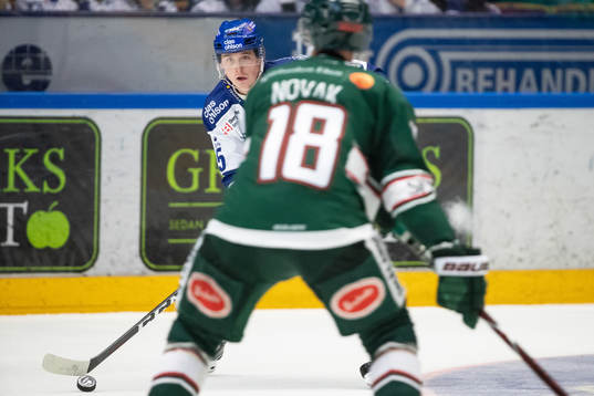Leksands Johan Porsberger  i ishockeymatchen i