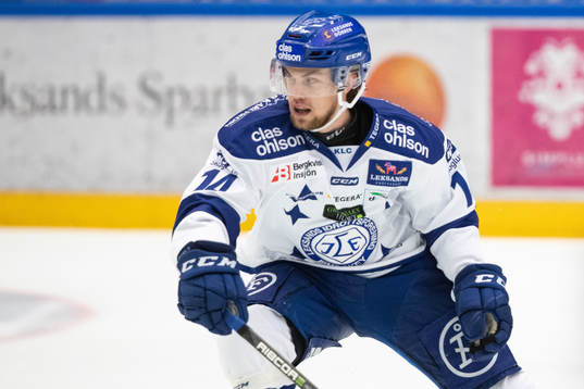 Leksands Oskar Lang  i ishockeymatchen i Hockeyallsvenskan