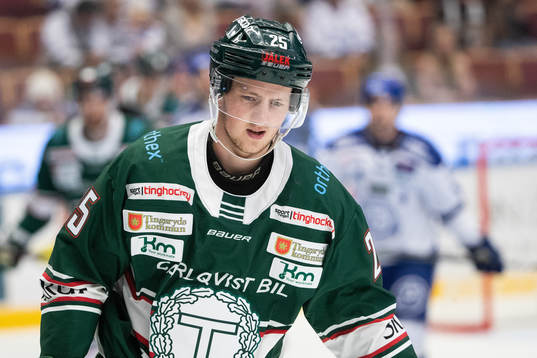 Tingsryds William Romfors  i ishockeymatchen i