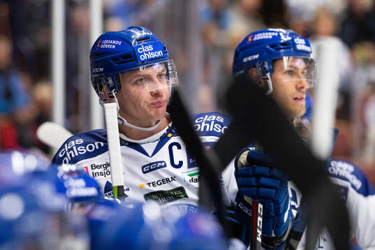 Leksands Martin Karlsson  i ishockeymatchen i