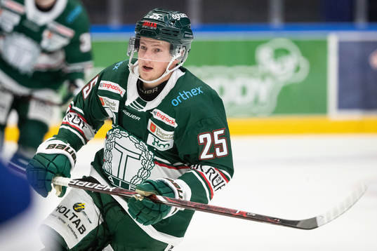 Tingsryds William Romfors  i ishockeymatchen i