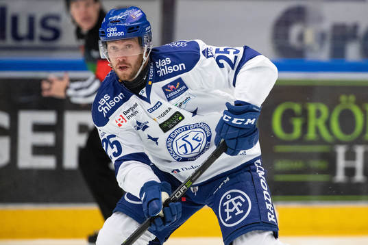 Leksands Linus Persson   i ishockeymatchen i