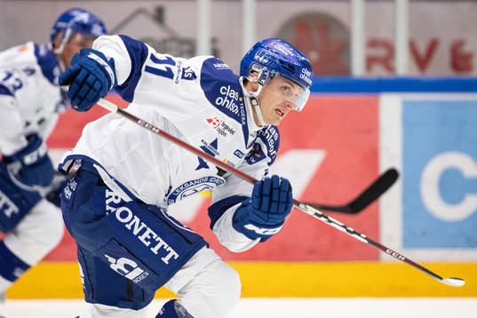 Leksands Martin Karlsson  i ishockeymatchen i