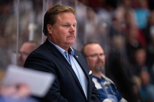 Leksands tränare Leif Carlsson  i ishockeymatchen i